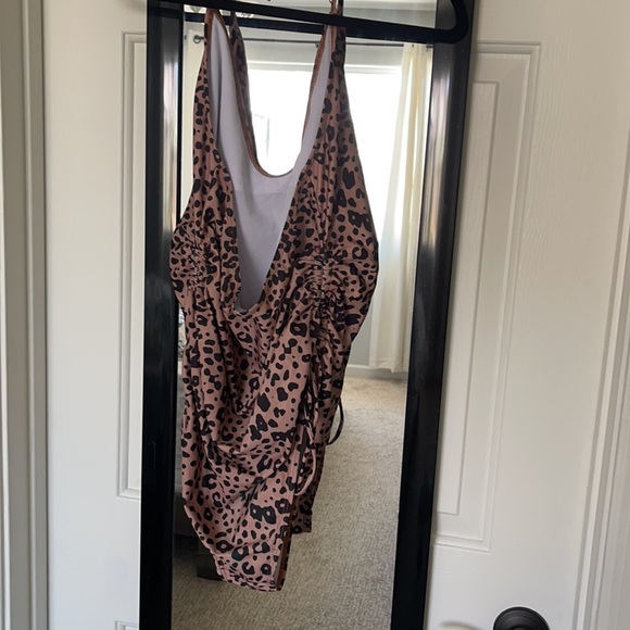 Boutique Leopard Bump Friendly Swimsuit - Picture 8 of 8